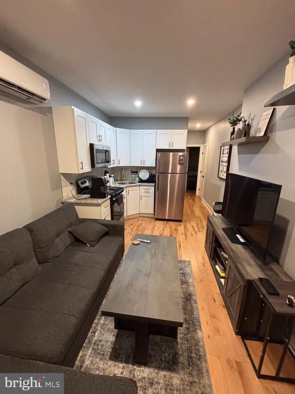 Building Photo - 1921 S Croskey St