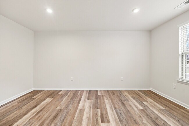 Building Photo - 707 Channing Park Cir