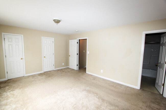 Building Photo - Mills Farm Townhome