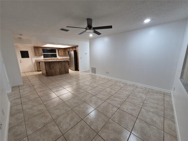 Building Photo - 2924 Ripplewood Dr