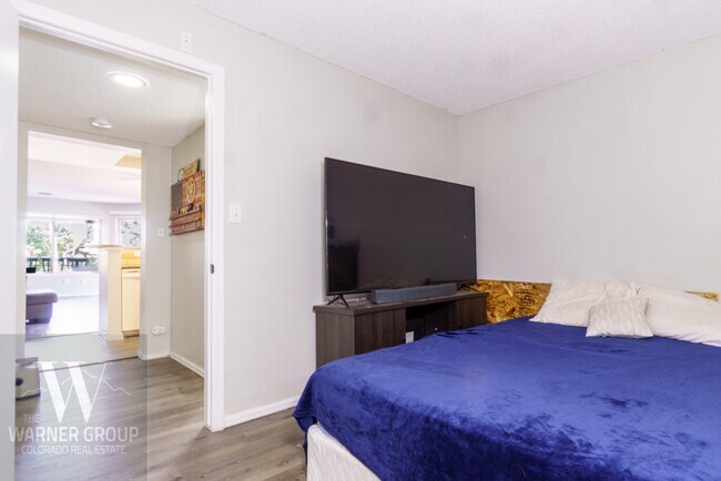 Building Photo - 3684 Iguana Dr