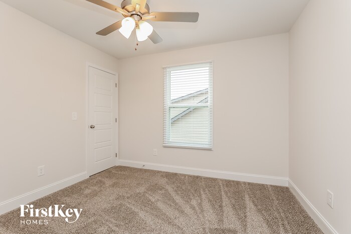Building Photo - 2909 Teakwood Dr