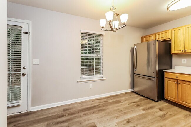 Building Photo - 1024 Valley Ridge Rd