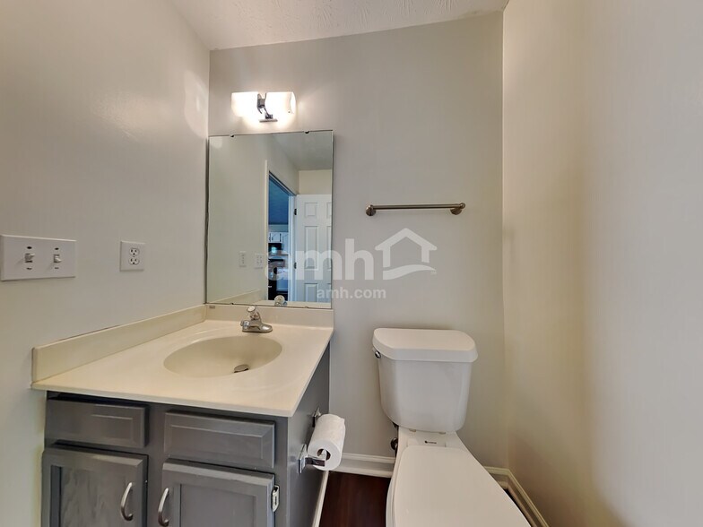 Building Photo - 5891 Eagle Creek Ct