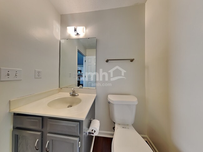 Building Photo - 5891 Eagle Creek Ct