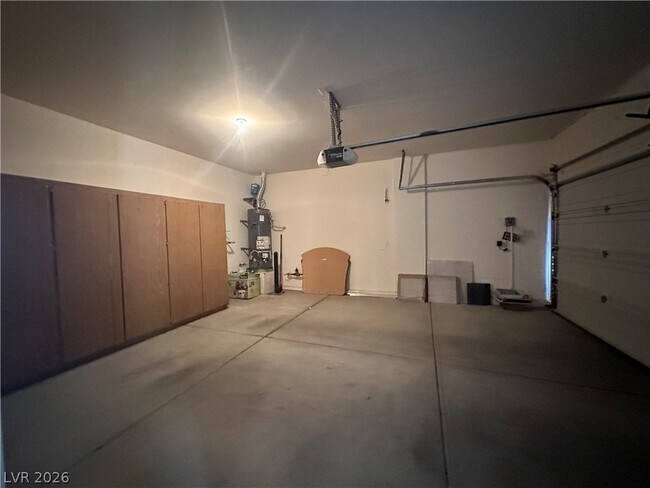 Building Photo - 5937 Gordon Creek Ave