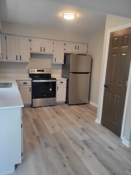 Building Photo - 805 Dayton Pike