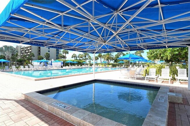 Building Photo - 1065 Gulf of Mexico Dr