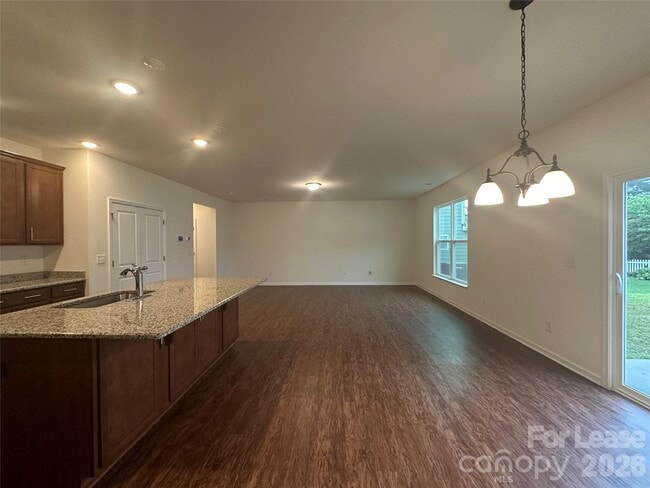 Building Photo - 6020 Hampstead Pond Ln