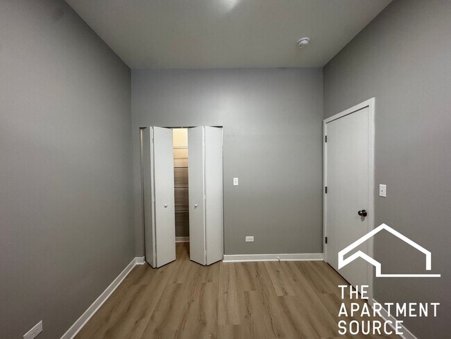 Building Photo - 4007 W School St