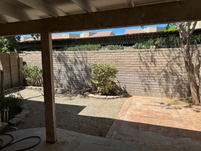 Building Photo - 5126 E Monte Vista Rd