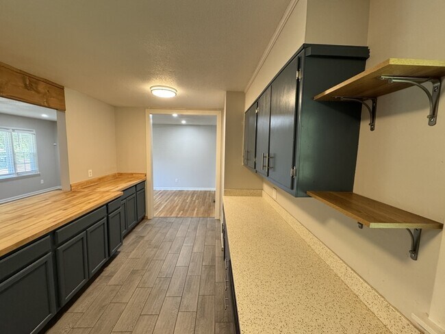 Building Photo - 918 Woodall Ln NW