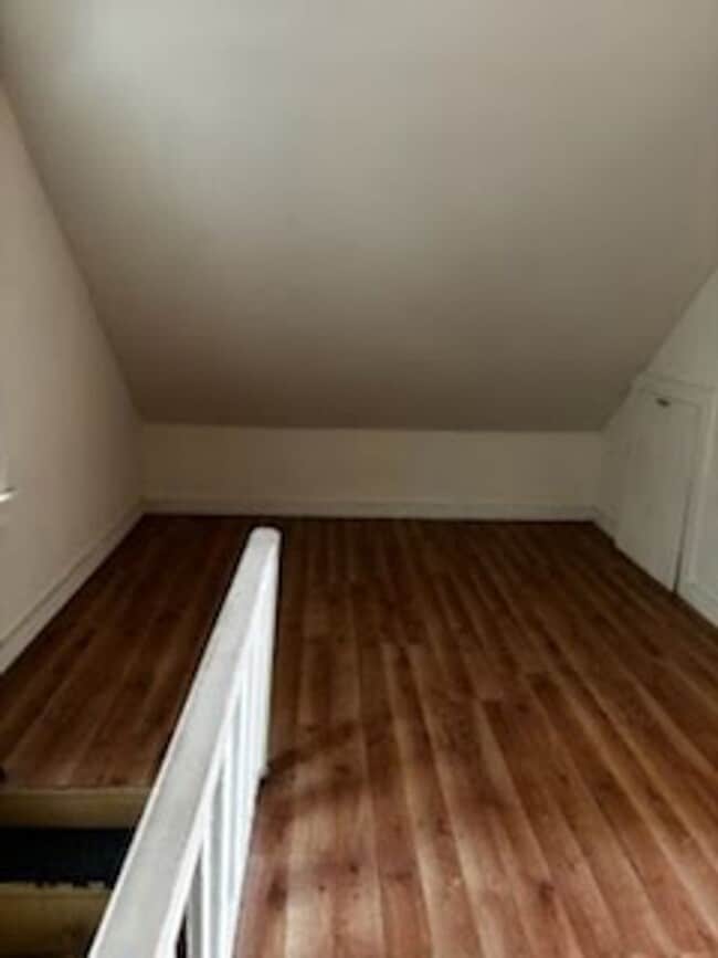 Building Photo - West Allis single family 2 bedroom house