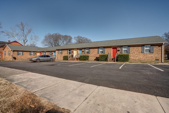 Building Photo - 248 Rose St