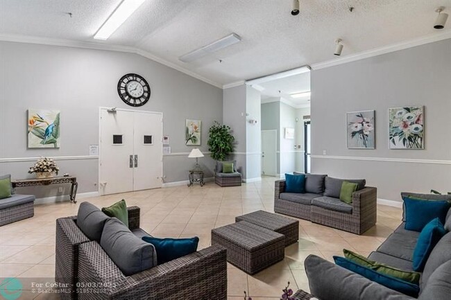 Building Photo - 2240 N Cypress Bend Dr