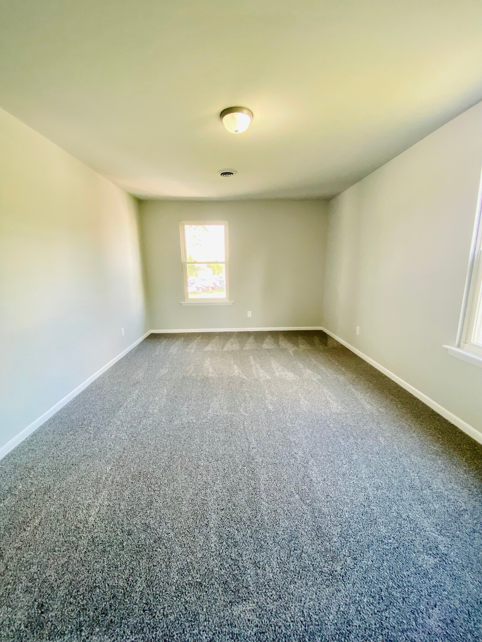 Building Photo - 204 Gateway Blvd