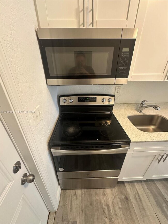 Building Photo - 5511 SW 20th St