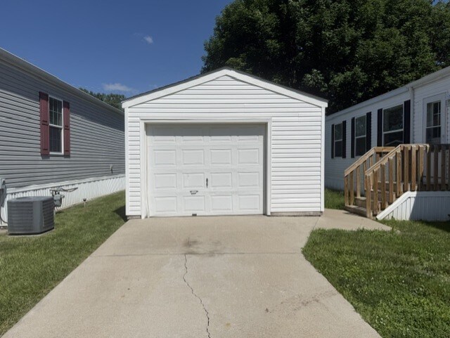 Building Photo - 1511 Summer Park Dr