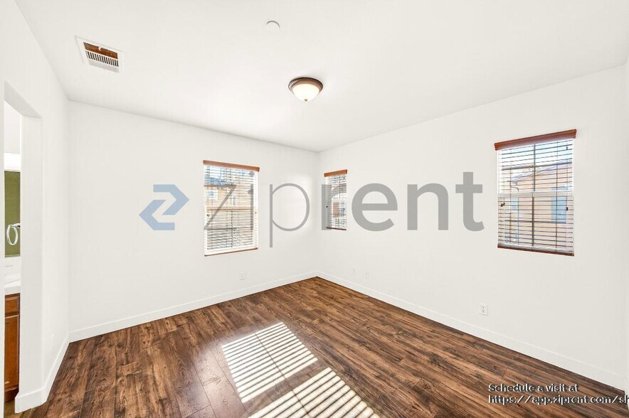 Building Photo - 10548 Wisteria Cir