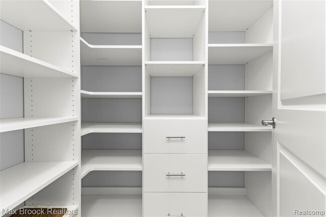 Building Photo - 4211 Kent Rd