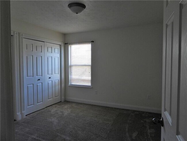 Building Photo - 1345 Sandstone Dr
