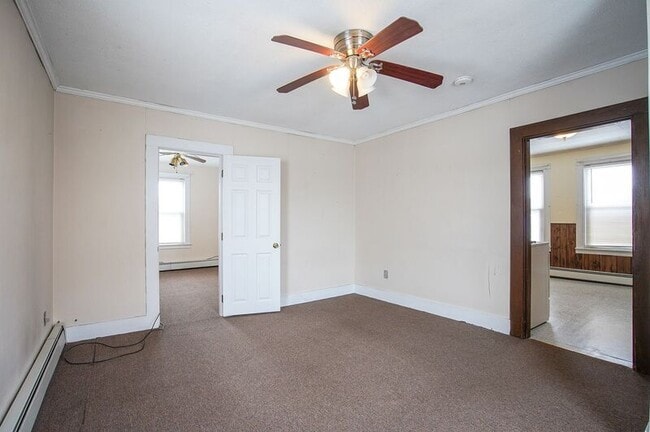 Building Photo - 13 1/2 Weston Street