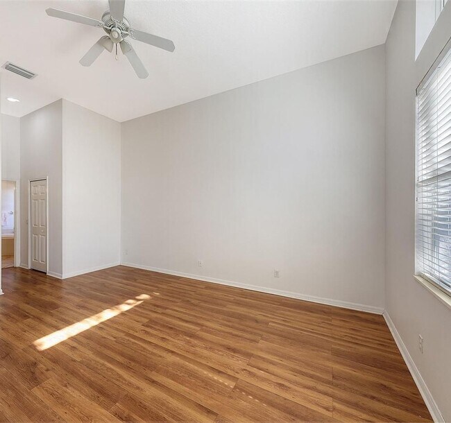 Building Photo - Annual Rental: Elegant 3-Bedroom, 2.5-Bath Home in the Gated Lakewood Ranch Country Club