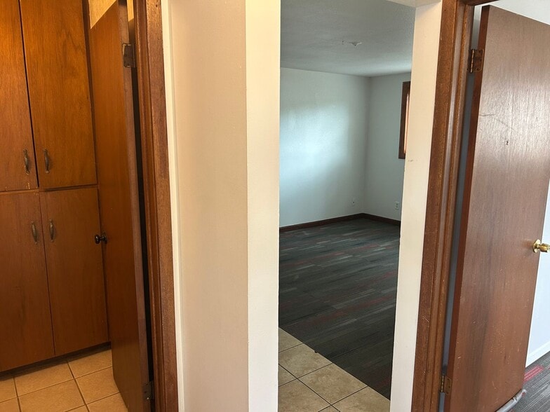 Building Photo - 417 S Highland Ave