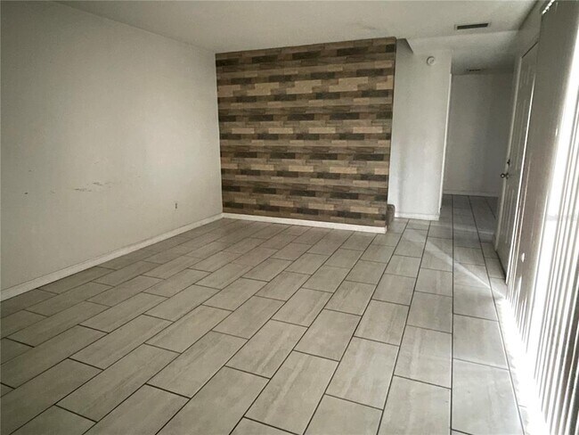 Building Photo - 1193 CR 463