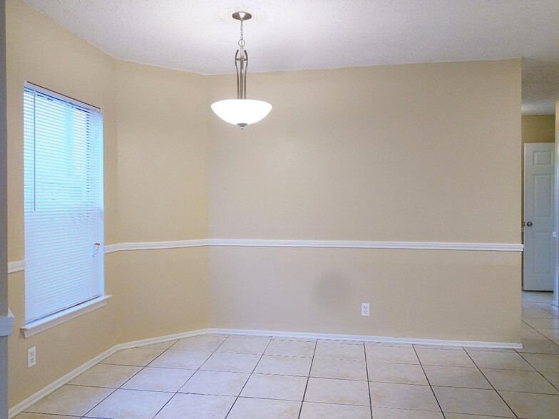 Dining Room - 2514 Corian Glen Dr
