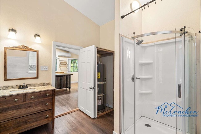 Building Photo - 698 Ashland St