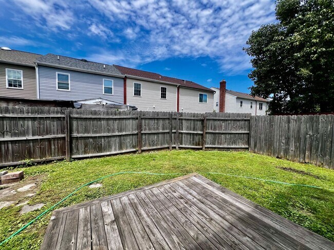 Building Photo - Beautiful Corner Lot Townhome in the heart...