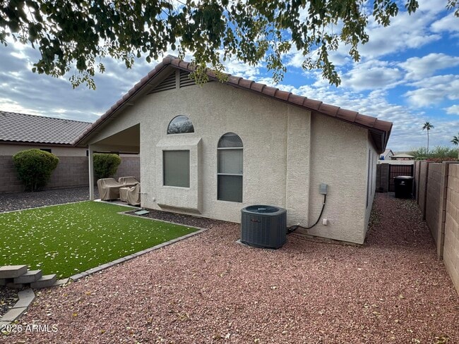 Building Photo - 10308 W Jessie Ln