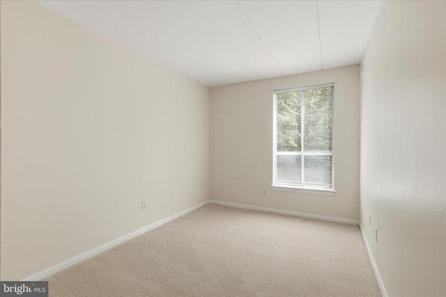Building Photo - 2339 Freetown Ct