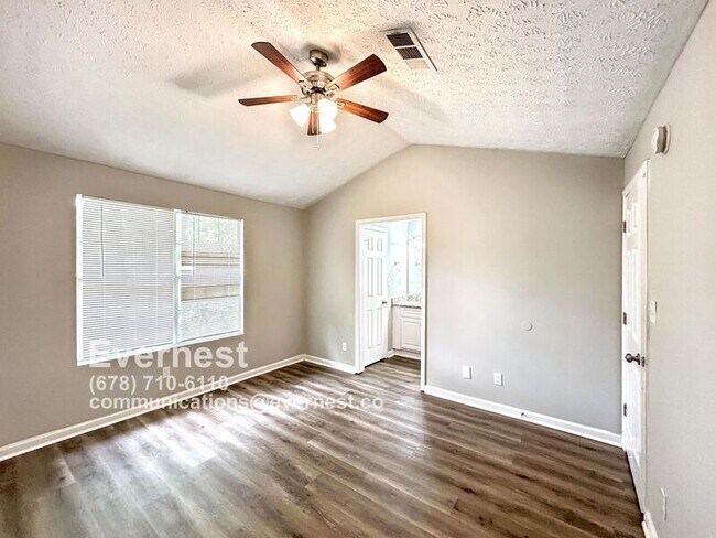 Building Photo - 9102 Fairway Ct