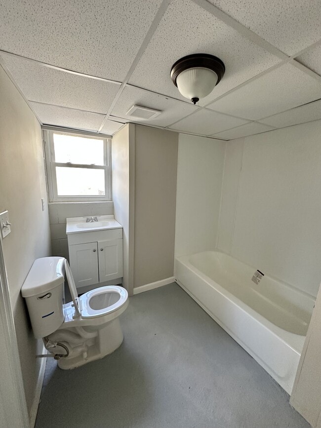 Building Photo - 1736 6th St NW