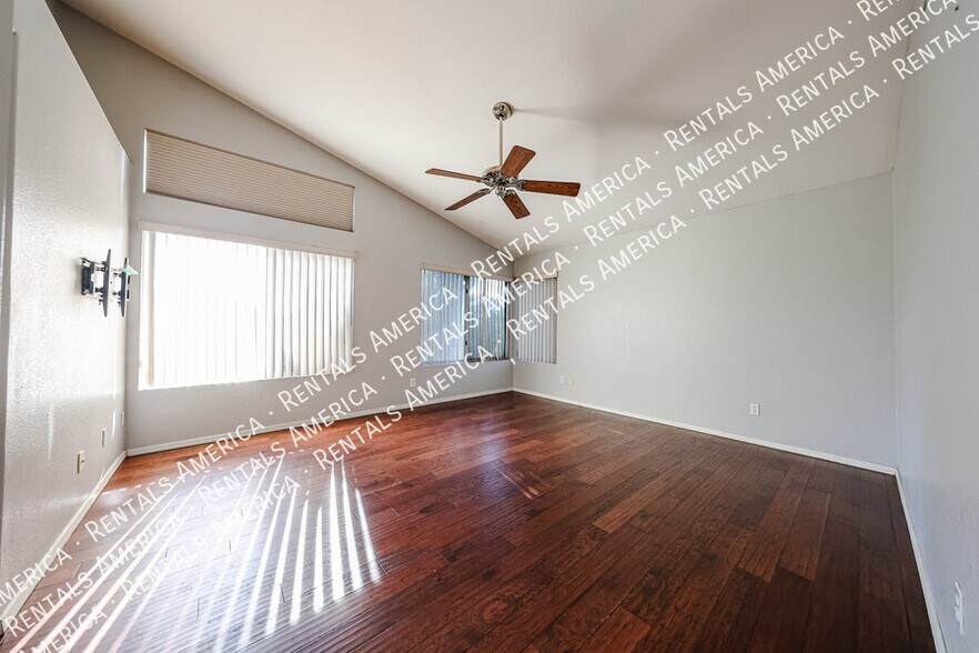 Building Photo - 15039 N 54th Pl