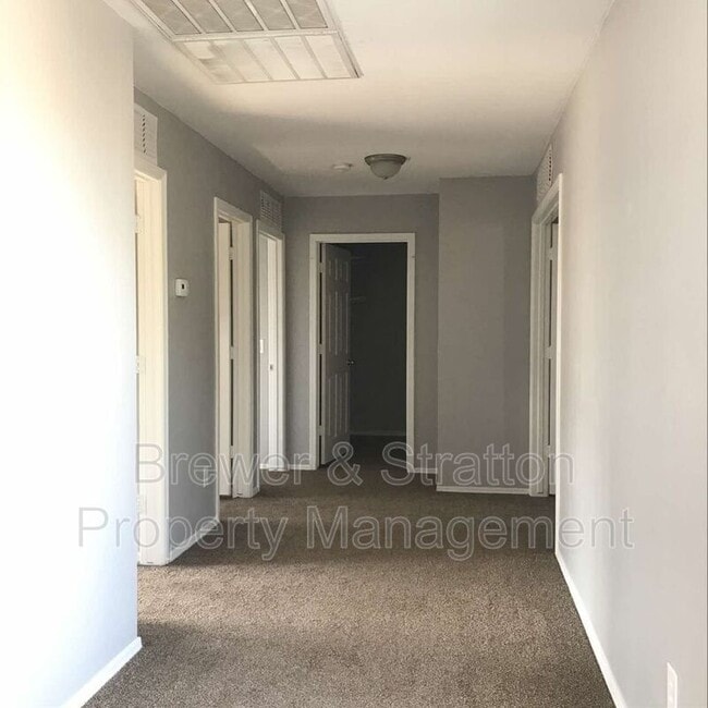 Building Photo - 4610 N 124th Ave