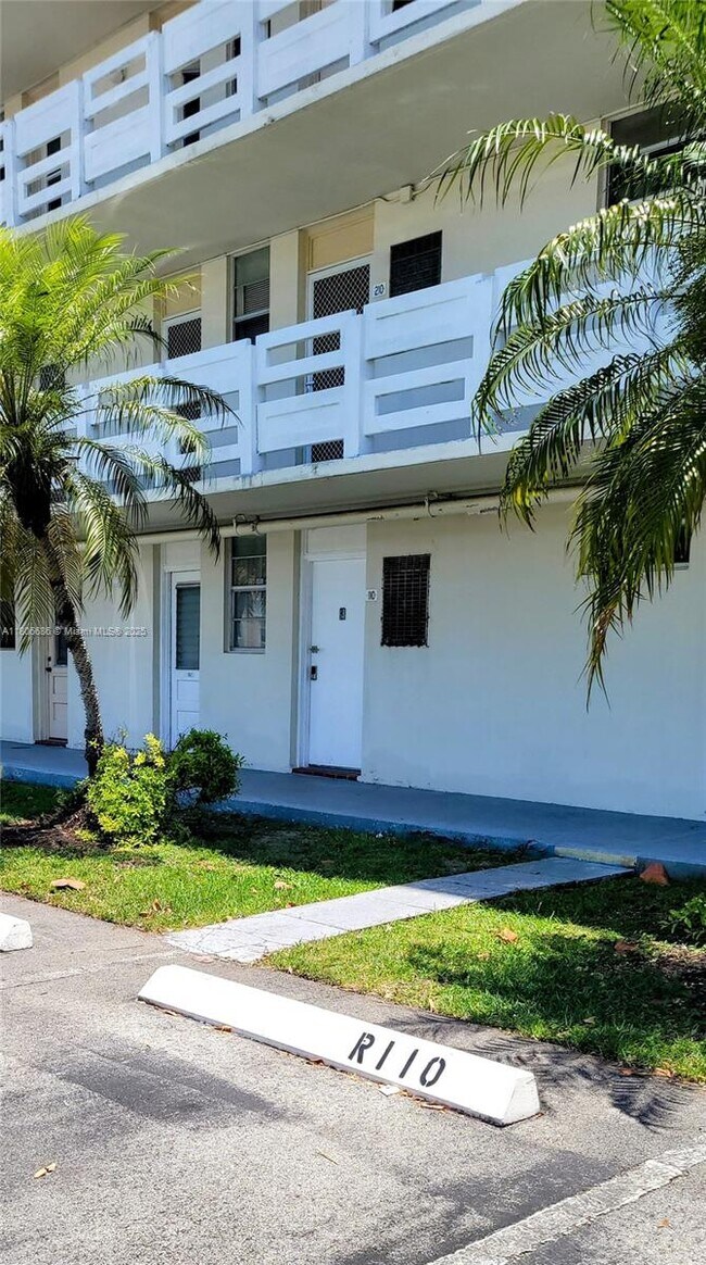 Building Photo - 3010 Marcos Dr
