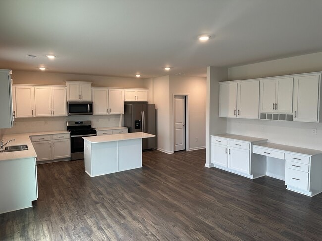 Building Photo - 152 Giant Oak Ave