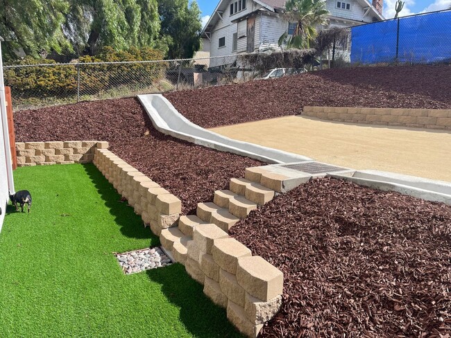 Building Photo - 3 bedrooms townhome in National City
