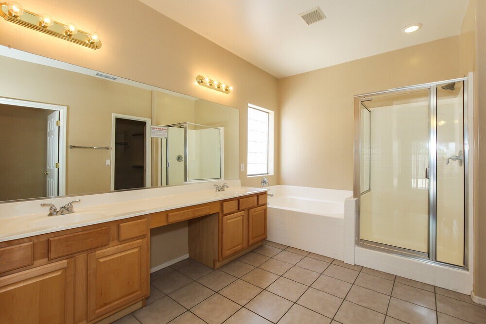 Building Photo - 5245 W Bowker St