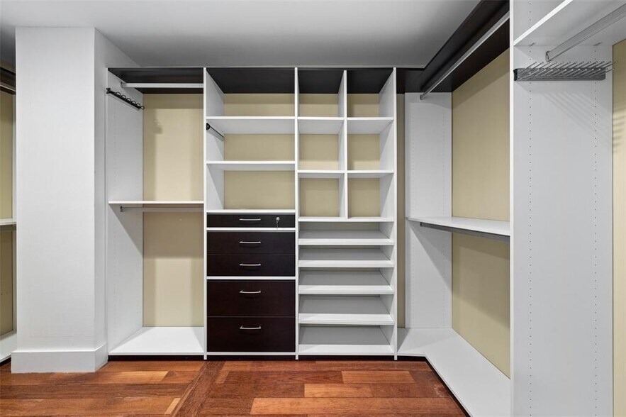 Building Photo - 2950 NE 188th St