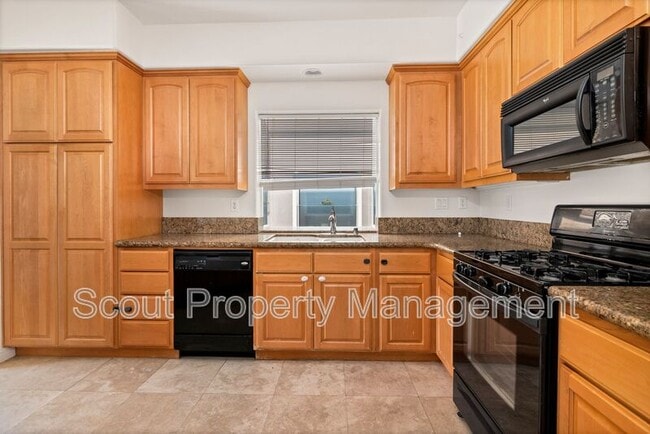 Building Photo - 41829 St Thomas Ct