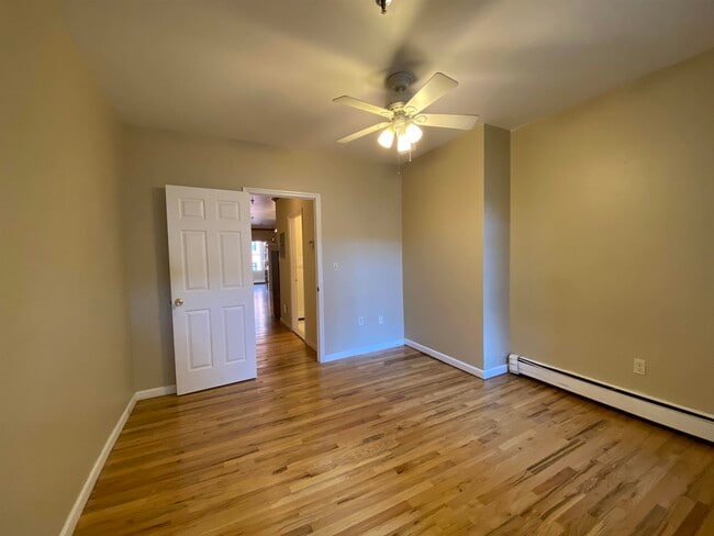 Building Photo - 218 Willow Ave