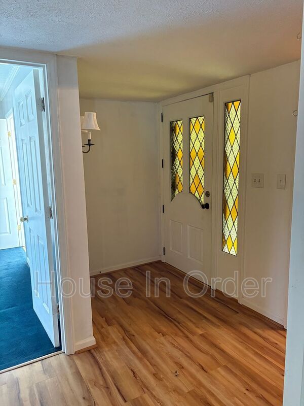 Building Photo - 105 Campbell Dr