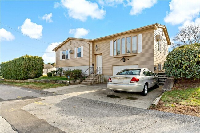 Building Photo - ****North Providence/Fruit Hill – Single Family with In-Law Unit - $2,995****