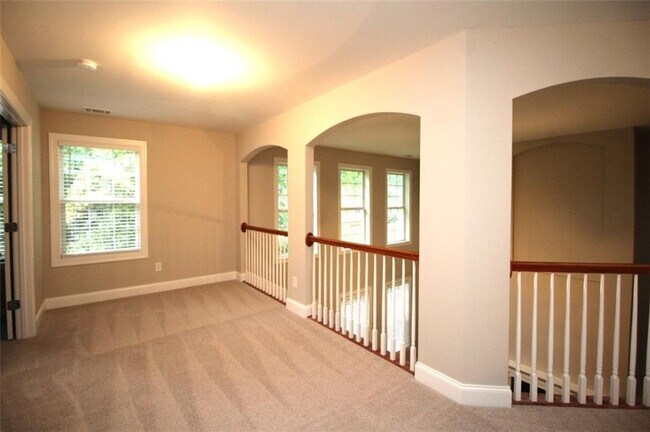 Building Photo - 5721 Apple Grove Rd NE