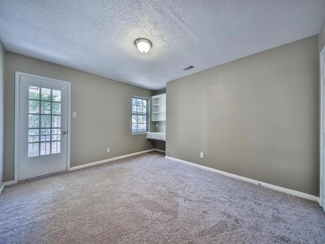 Building Photo - 10519 Laneview Dr