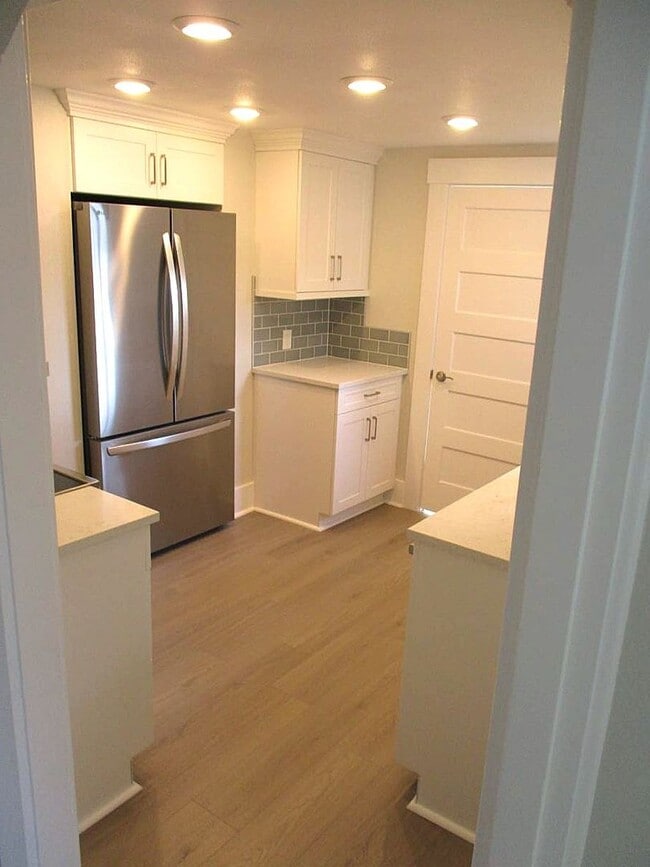 Building Photo - Charming 2 Bedroom, 1 Bathroom Home with P...